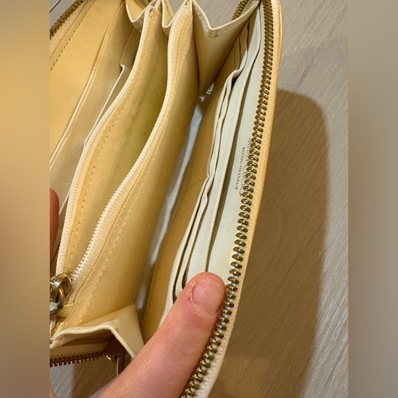 Jimmy Choo Beige Leather Wallet with Gold Zipper - Picture 7 of 9